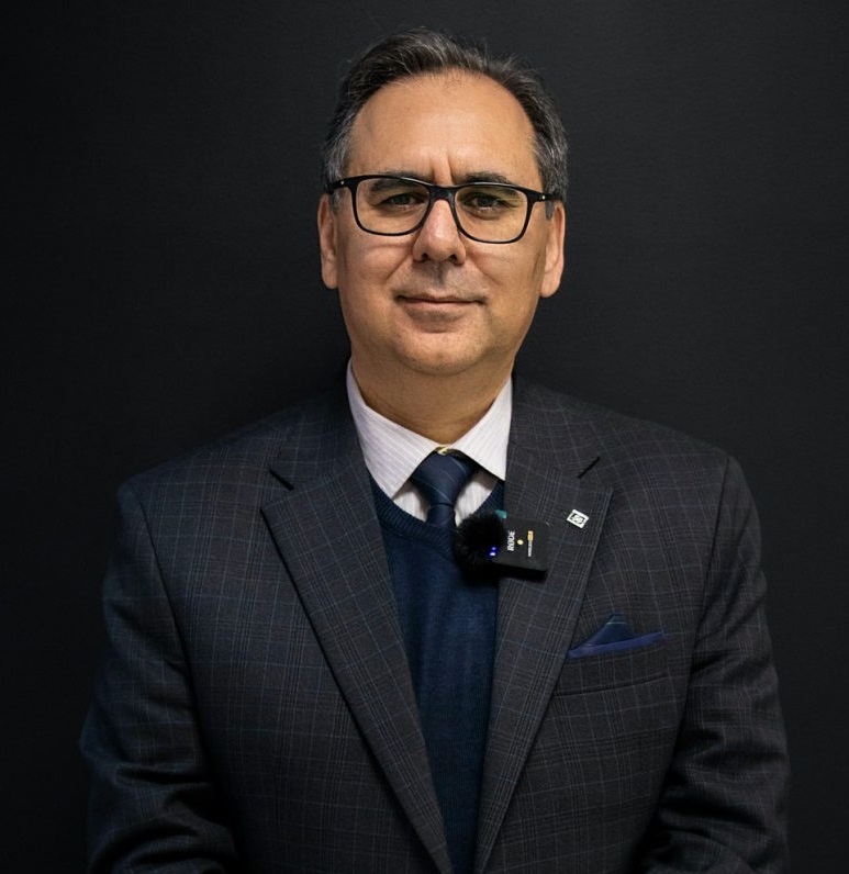 داریوش سنقری